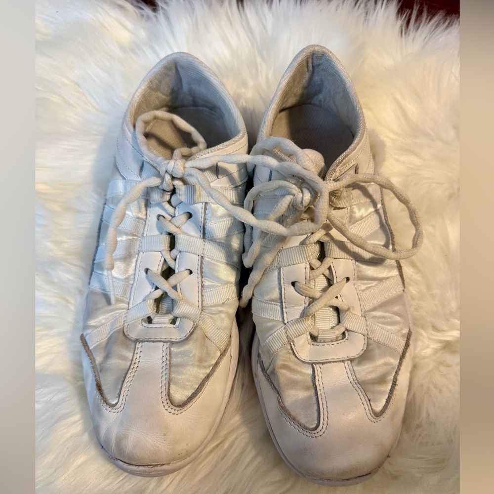 NFINITY Evolution White Sneakers Size 8.5